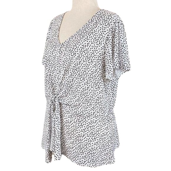 FLOWER & FEATHER BLACK & WHITE POLKA DOT V-NECK TIE-FRONT TOP, SIZE 2X - Picture 2 of 4